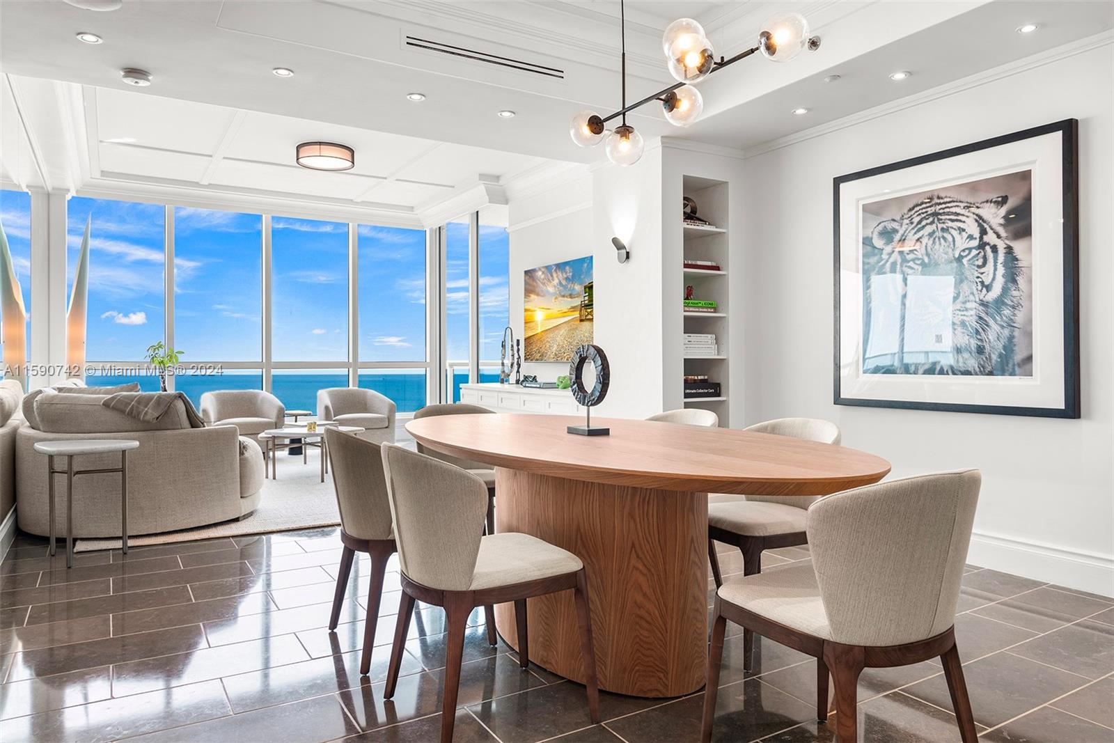 CONTINUUM ON SOUTH BEACH - Residential