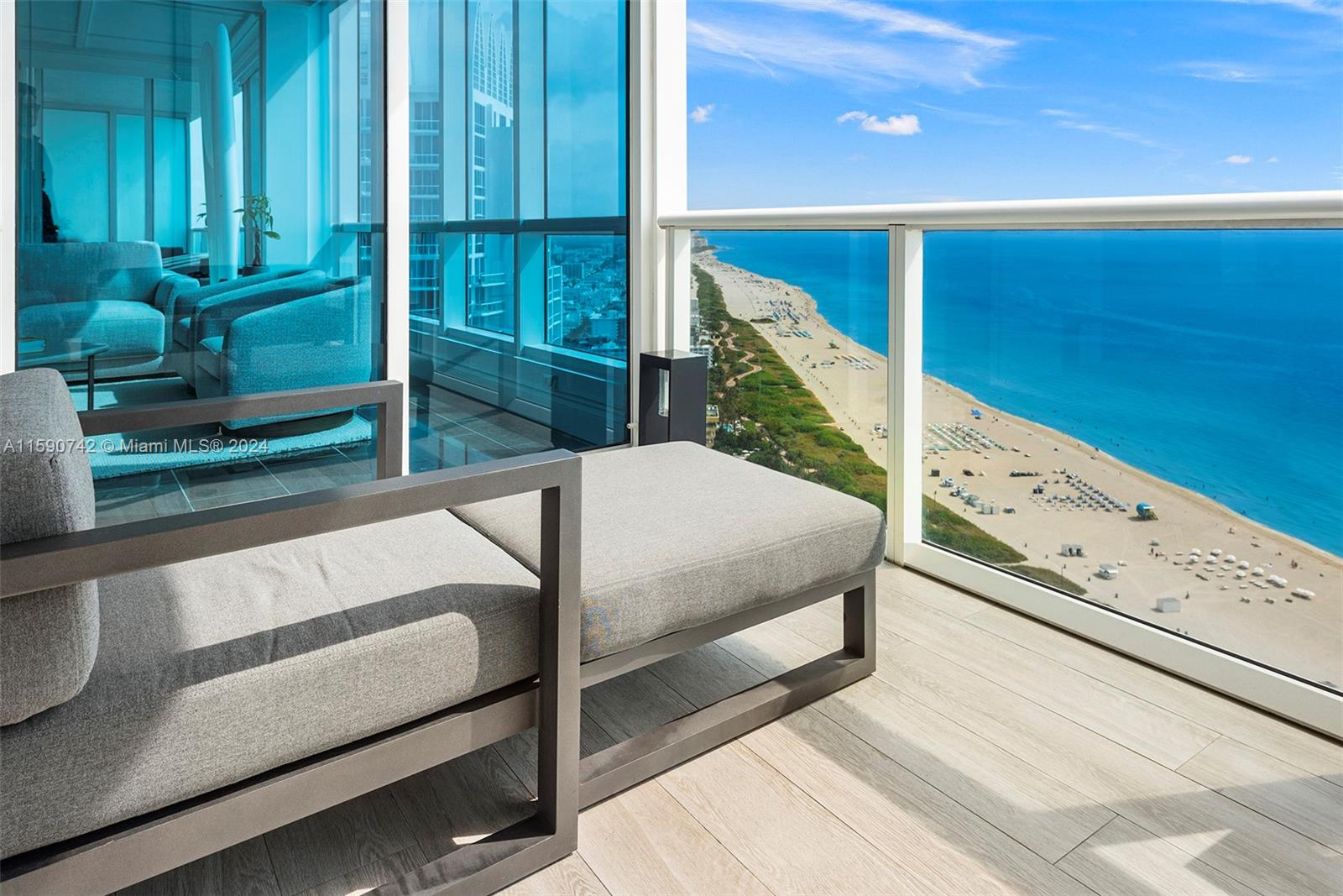 CONTINUUM ON SOUTH BEACH - Residential