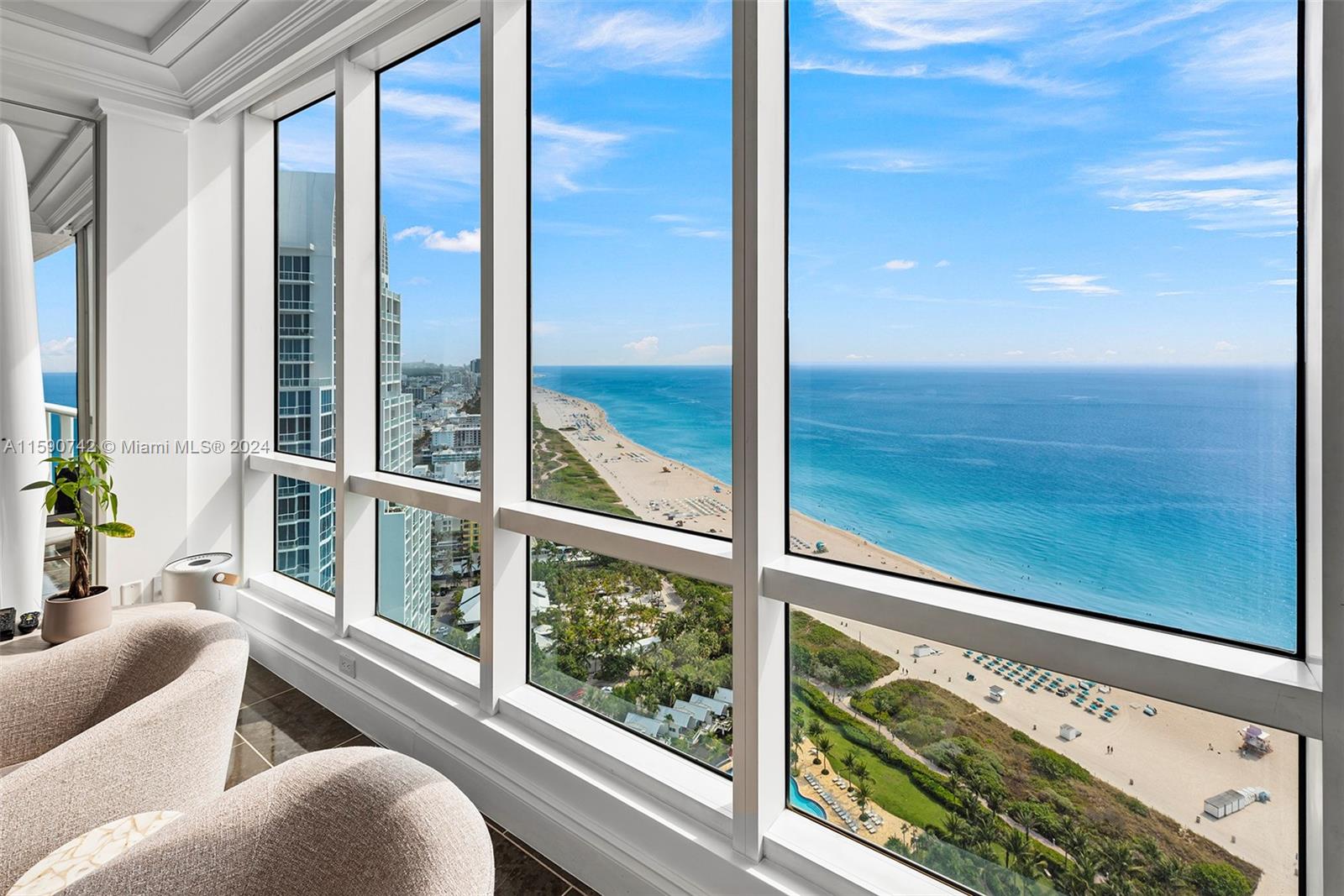 CONTINUUM ON SOUTH BEACH - Residential