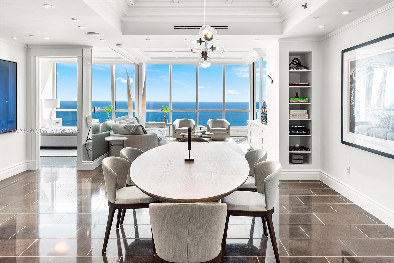 CONTINUUM ON SOUTH BEACH - Residential