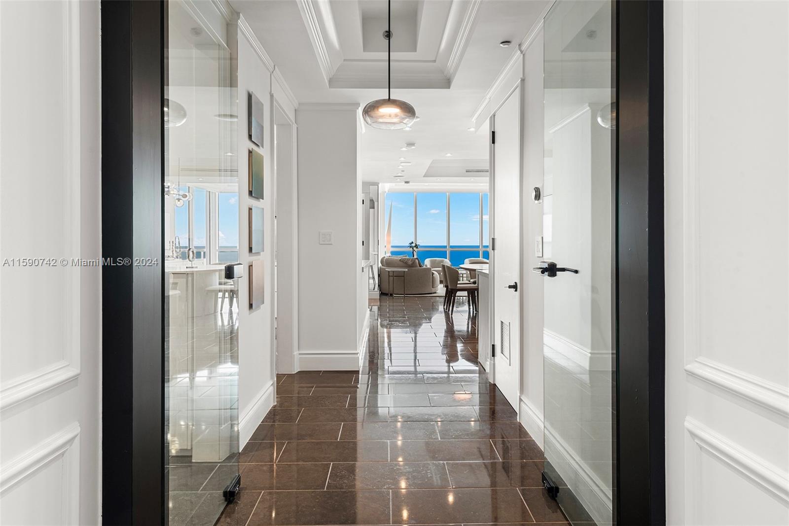 CONTINUUM ON SOUTH BEACH - Residential