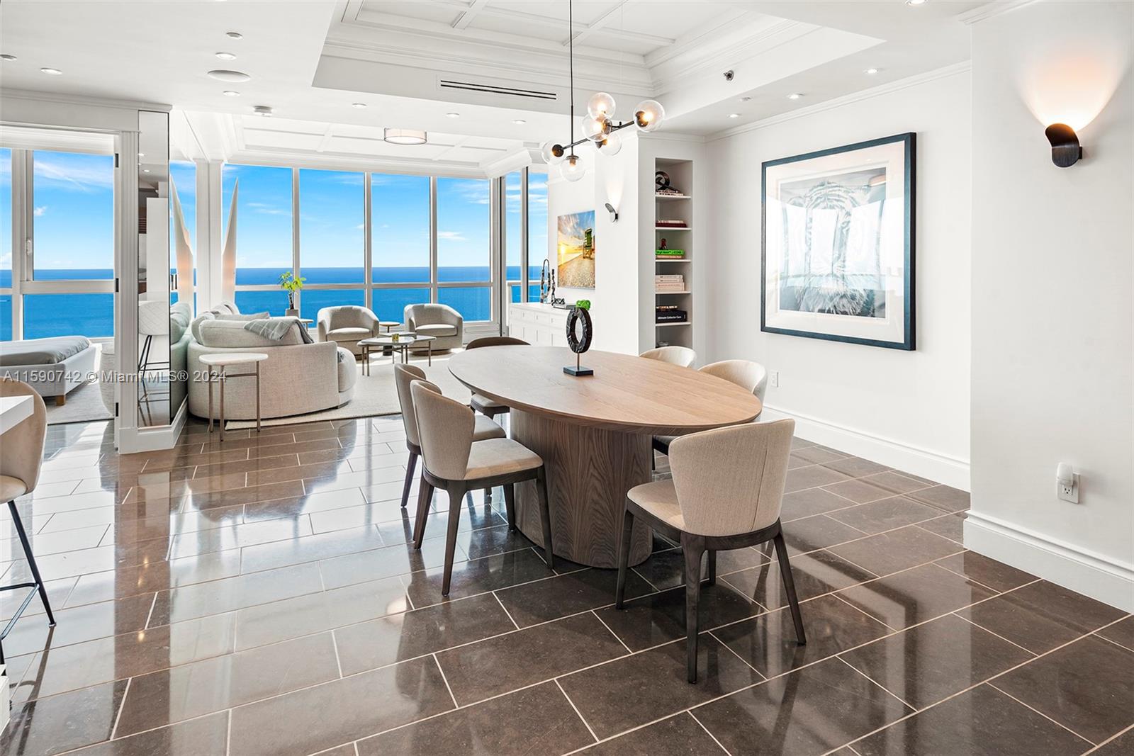 CONTINUUM ON SOUTH BEACH - Residential