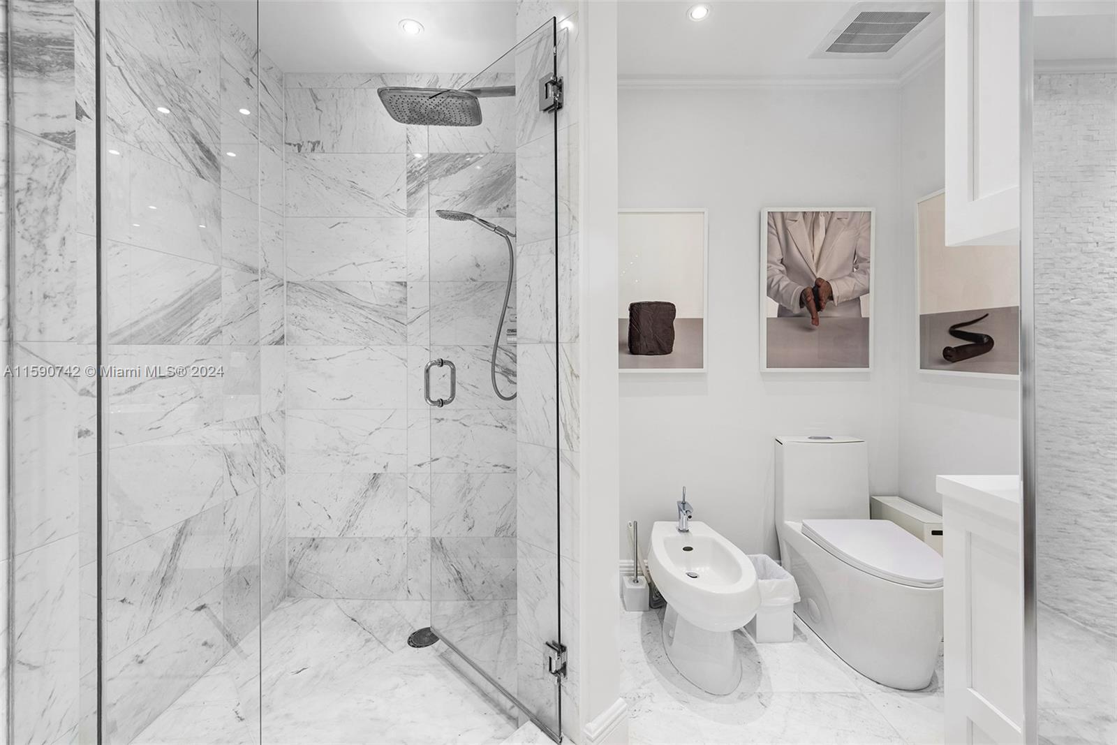 CONTINUUM ON SOUTH BEACH - Residential