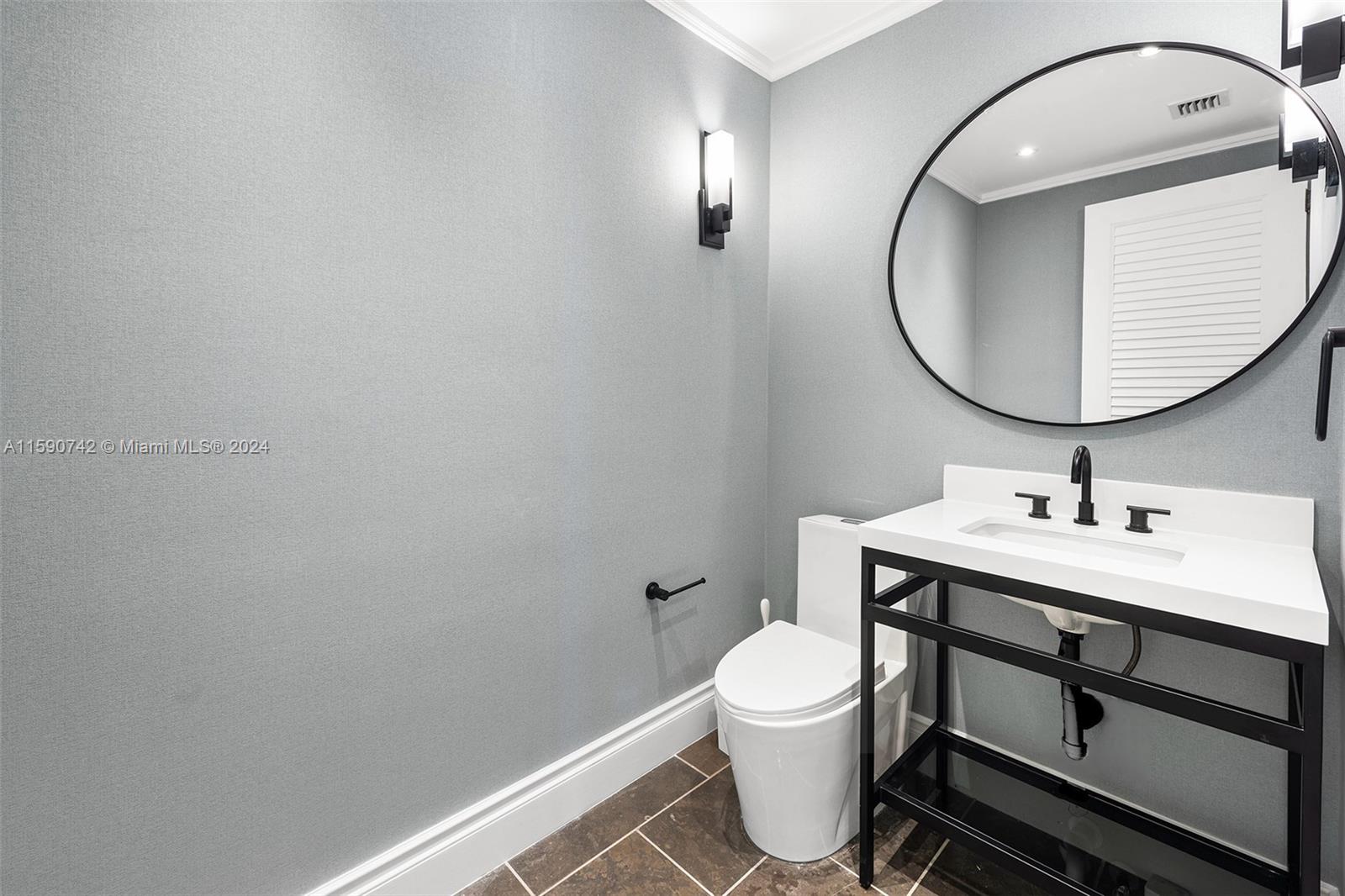 CONTINUUM ON SOUTH BEACH - Residential