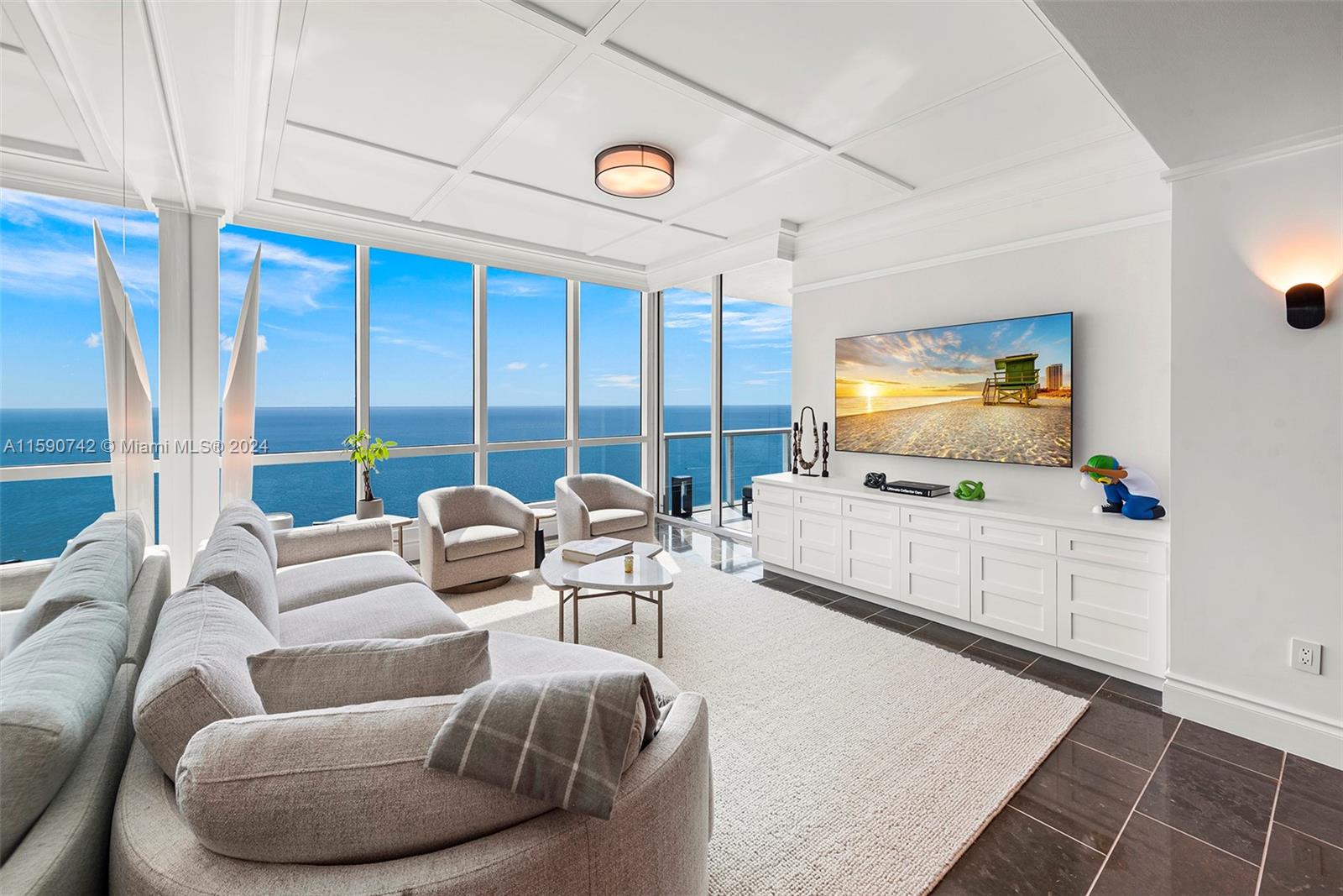 CONTINUUM ON SOUTH BEACH - Residential