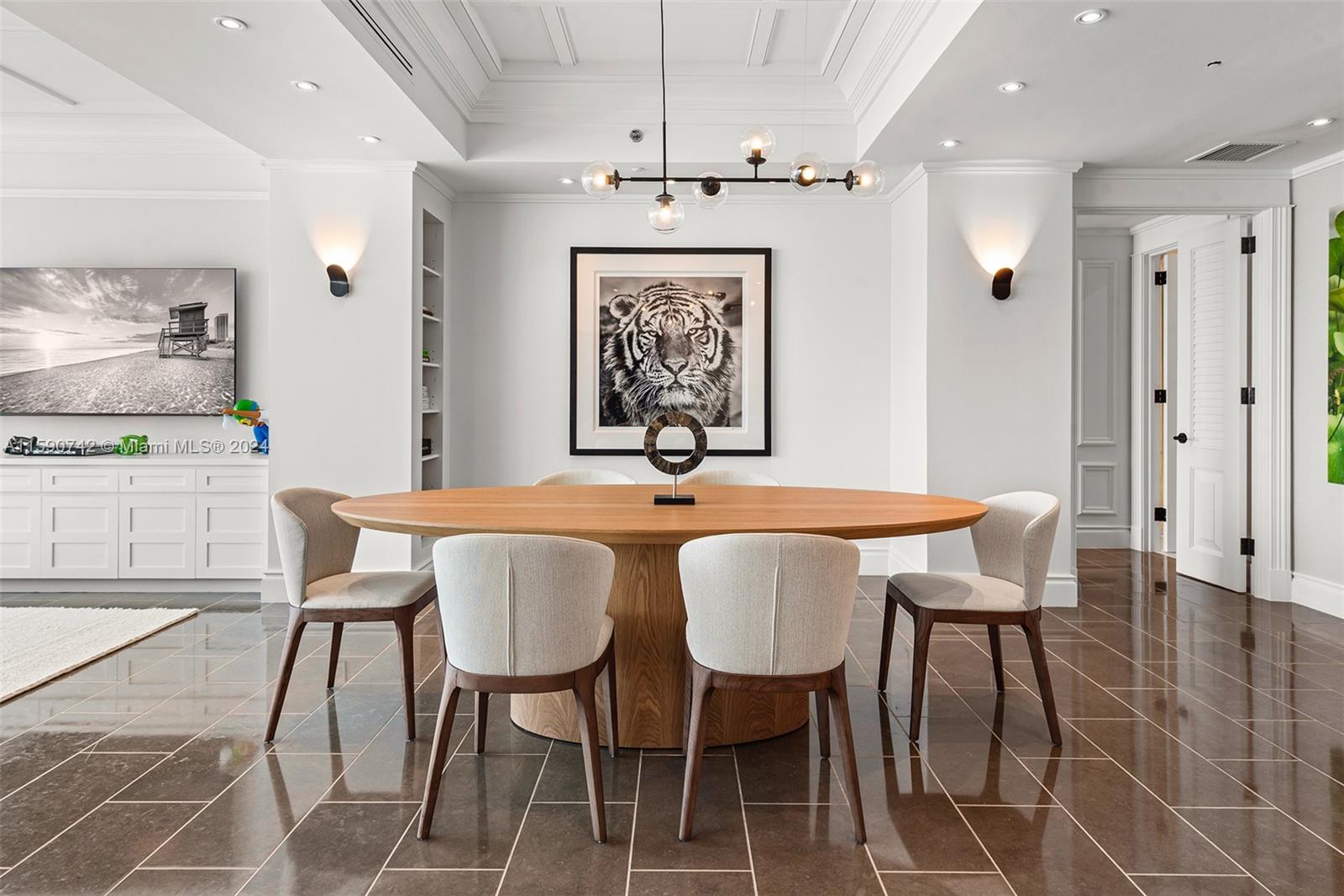 CONTINUUM ON SOUTH BEACH - Residential