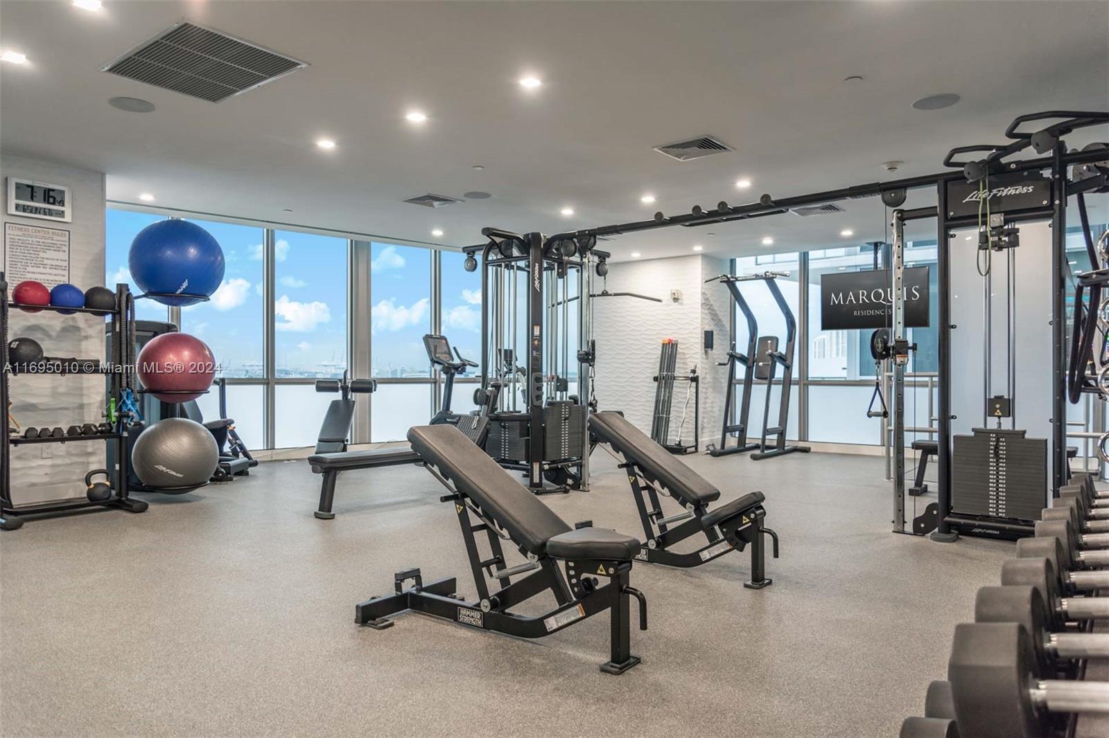 MARQUIS RESIDENCES - Residential