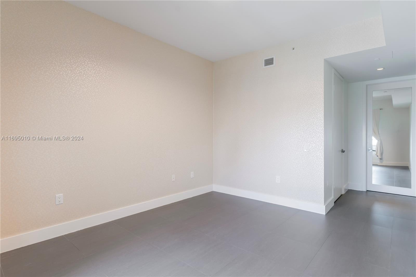 MARQUIS RESIDENCES - Residential