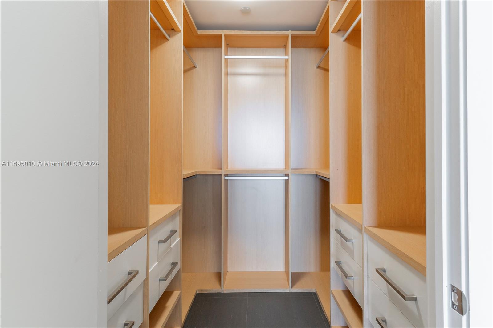 MARQUIS RESIDENCES - Residential