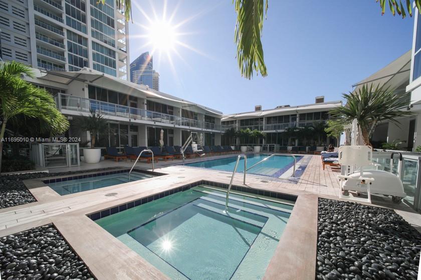 MARQUIS RESIDENCES - Residential