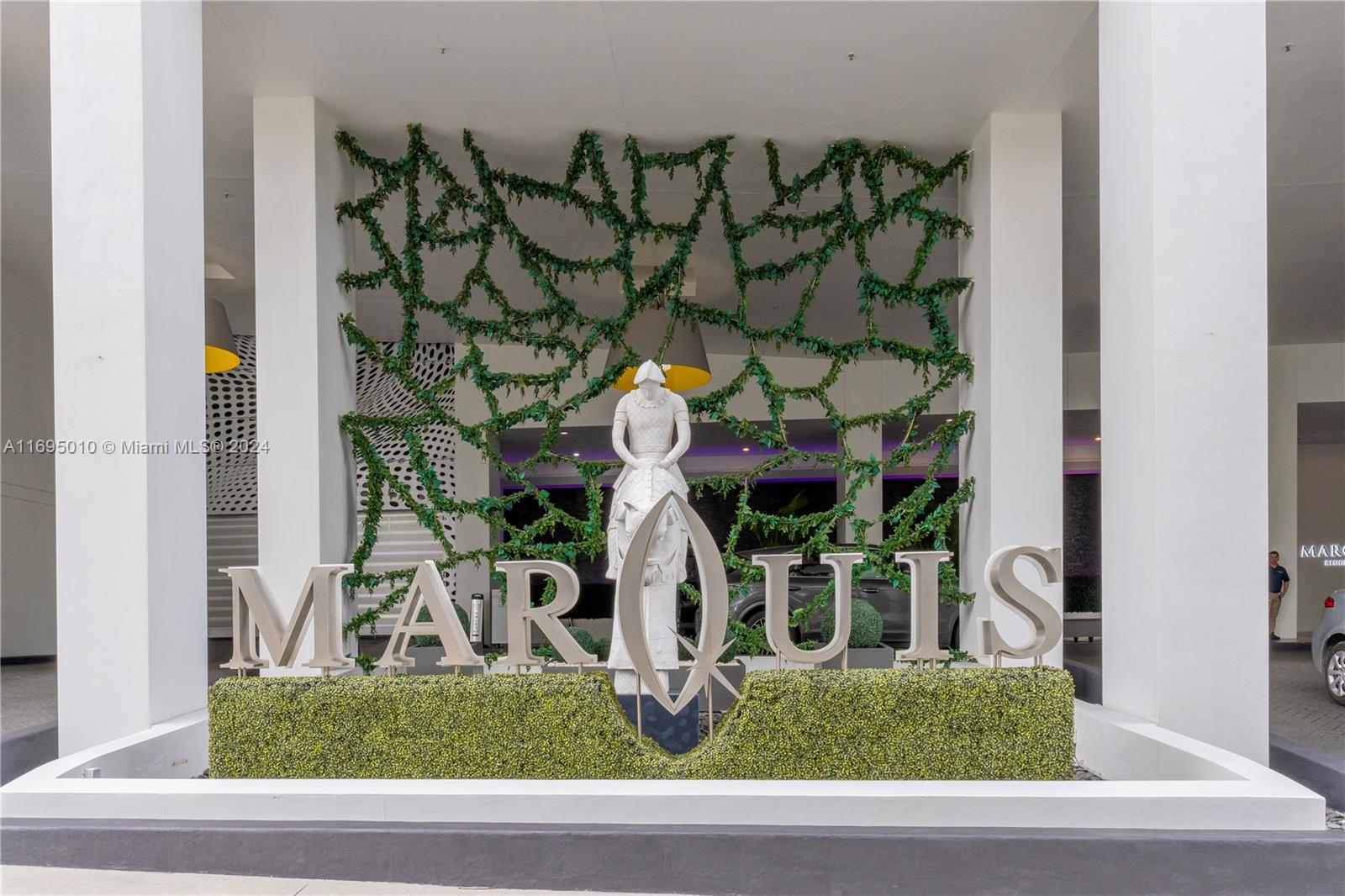 MARQUIS RESIDENCES - Residential