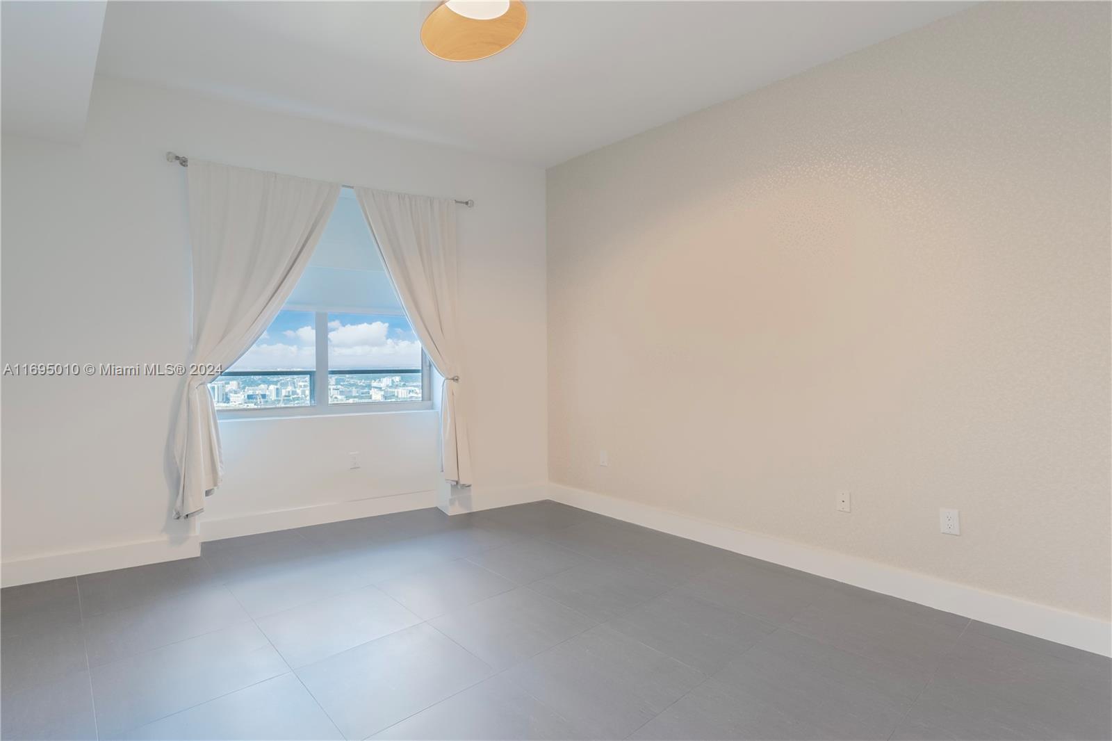 MARQUIS RESIDENCES - Residential
