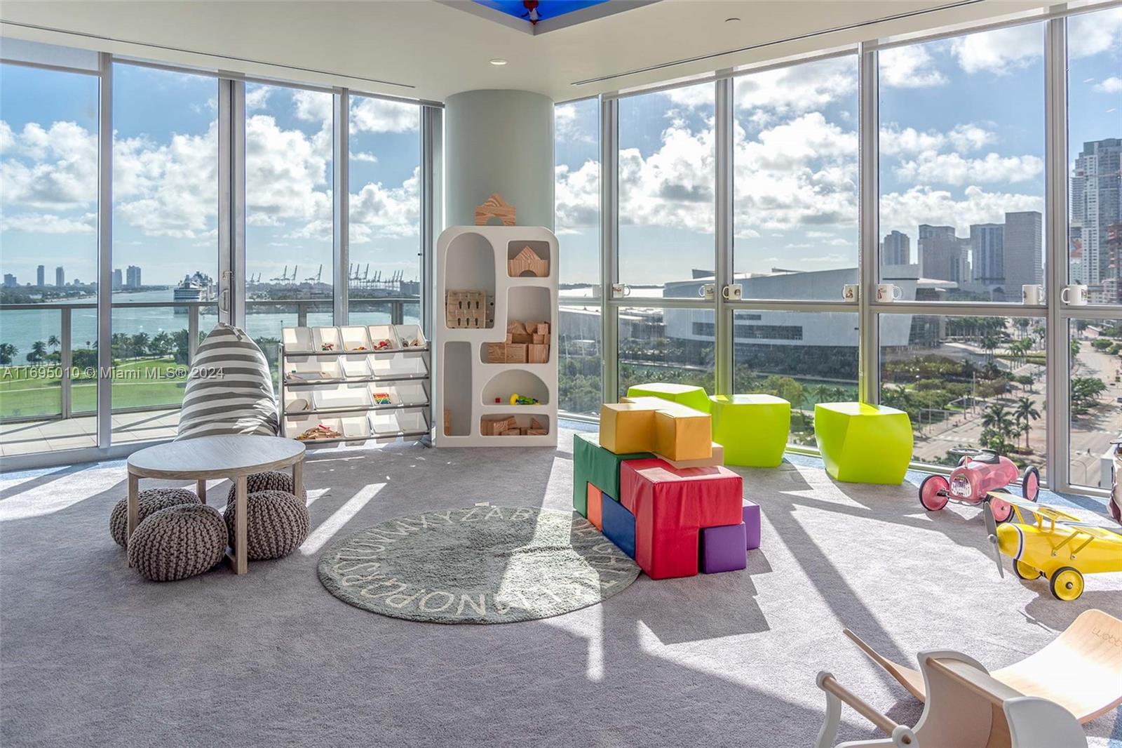 MARQUIS RESIDENCES - Residential