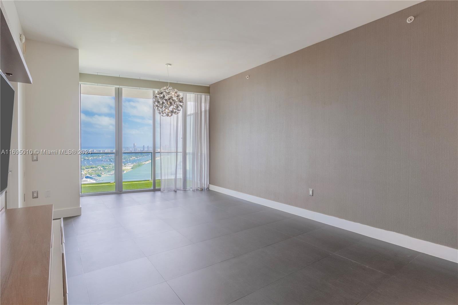 MARQUIS RESIDENCES - Residential