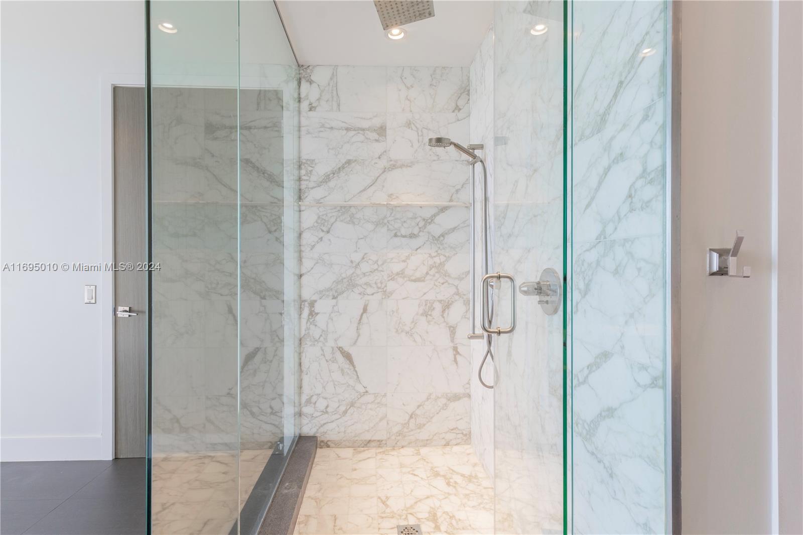 MARQUIS RESIDENCES - Residential