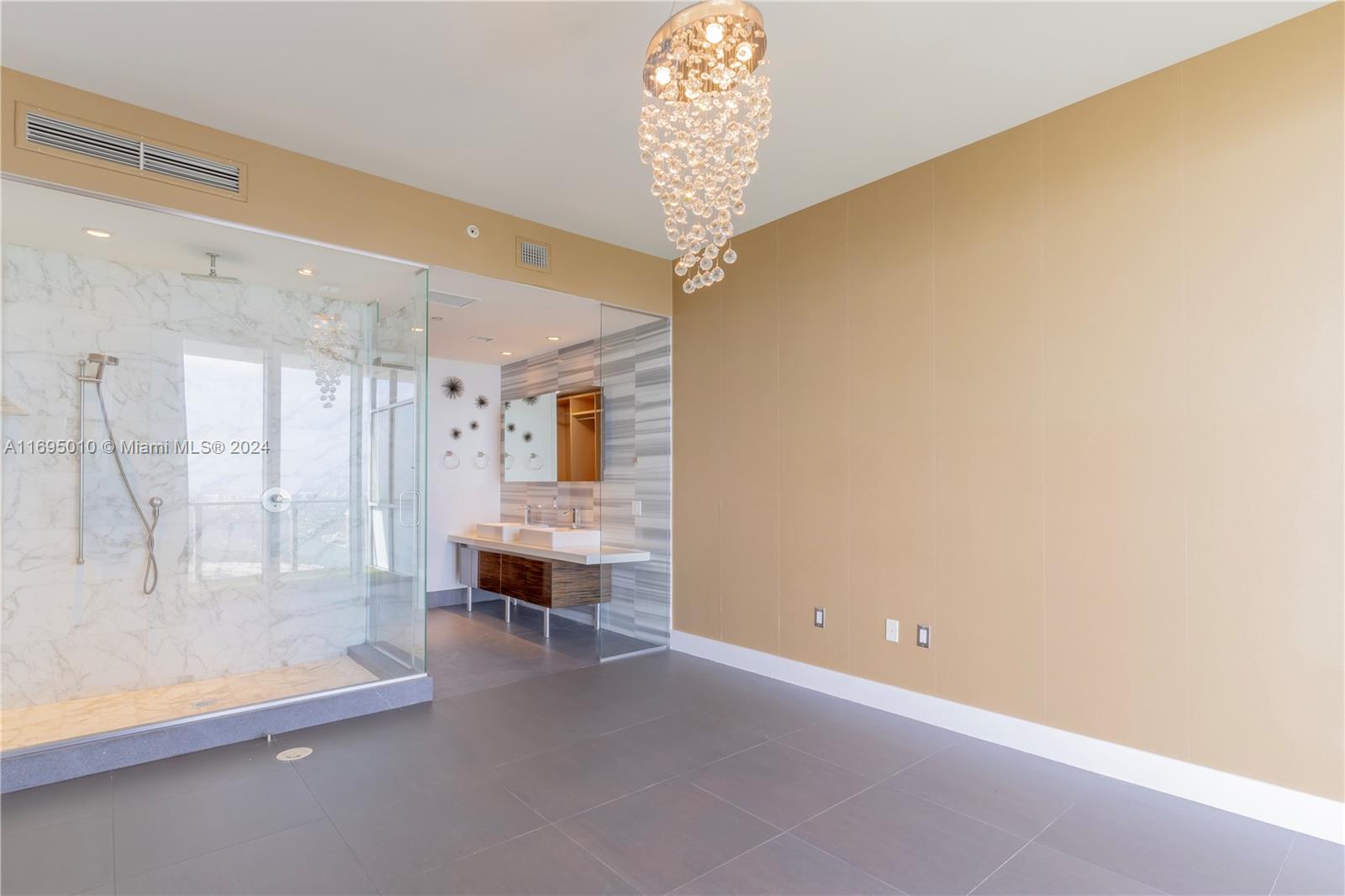 MARQUIS RESIDENCES - Residential