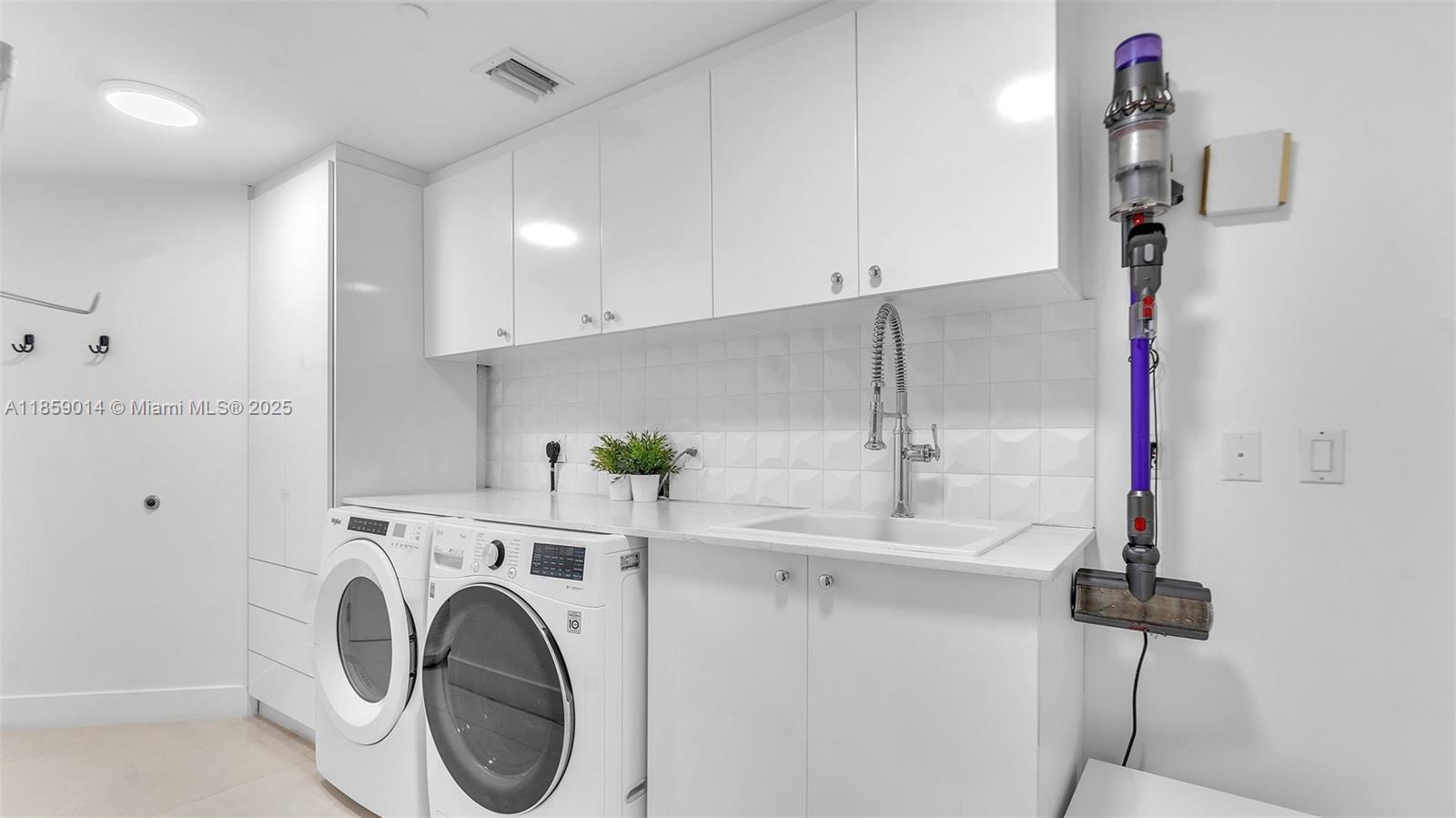 THE GABLES CONDO - Residential