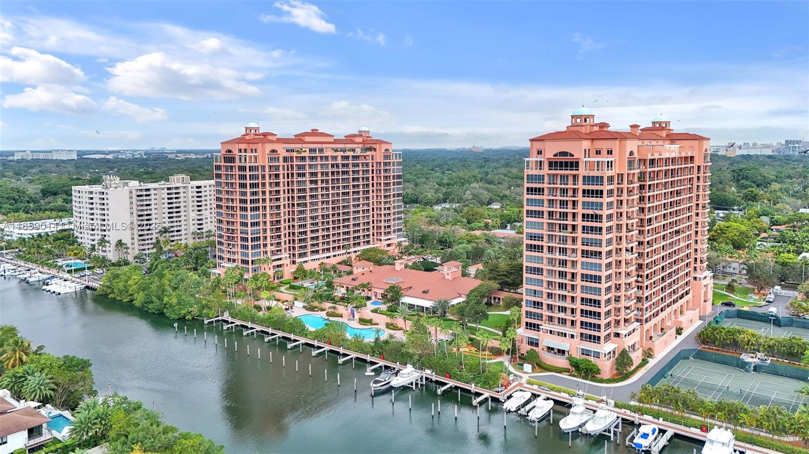 60 Edgewater Dr 9H