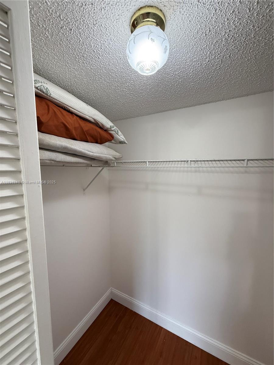 INVERRARY COUNTRY CLUB - Residential Lease