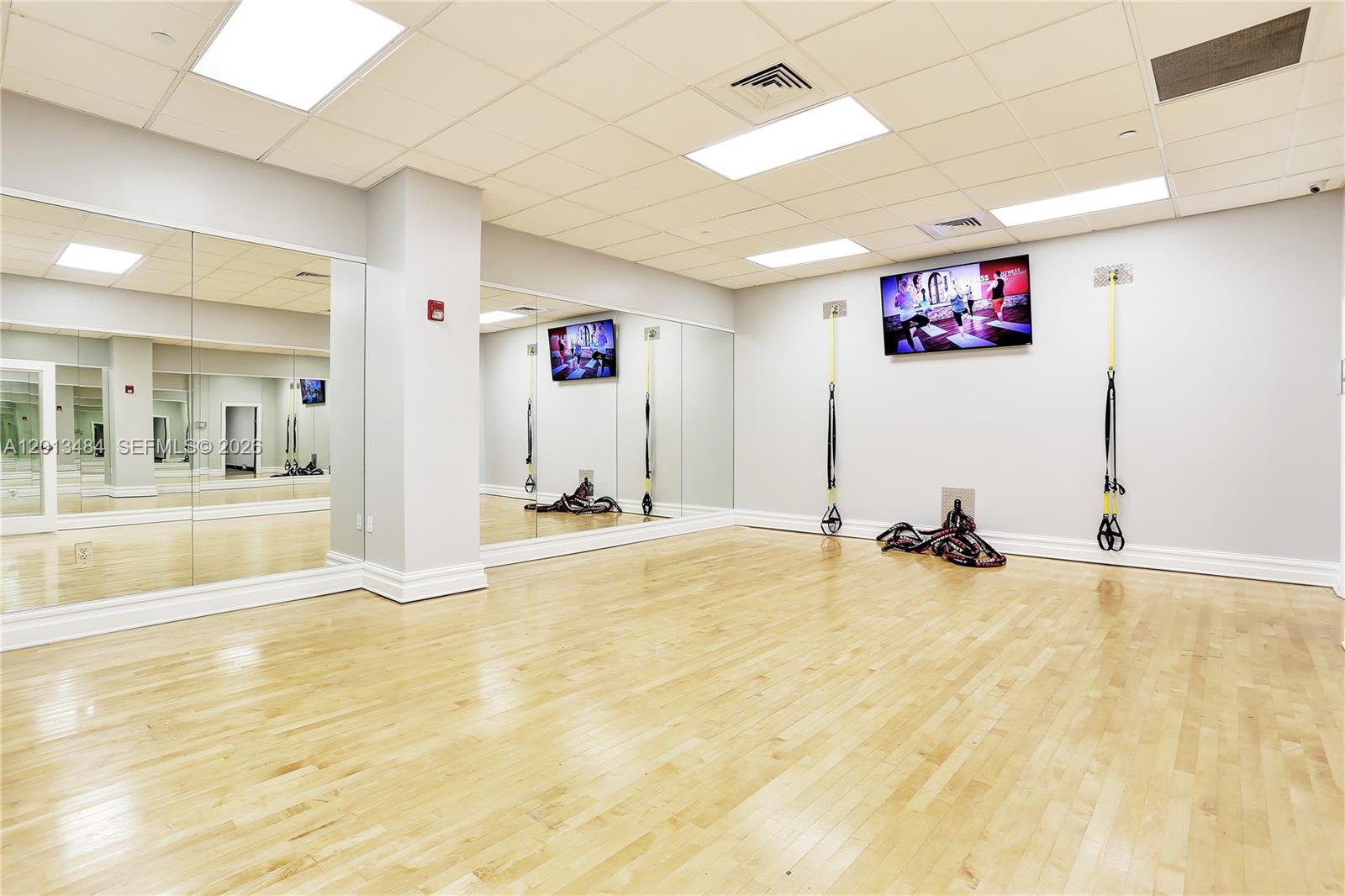 WAVE CONDO - Residential Lease