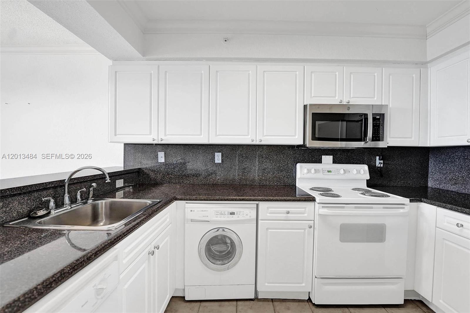 WAVE CONDO - Residential Lease
