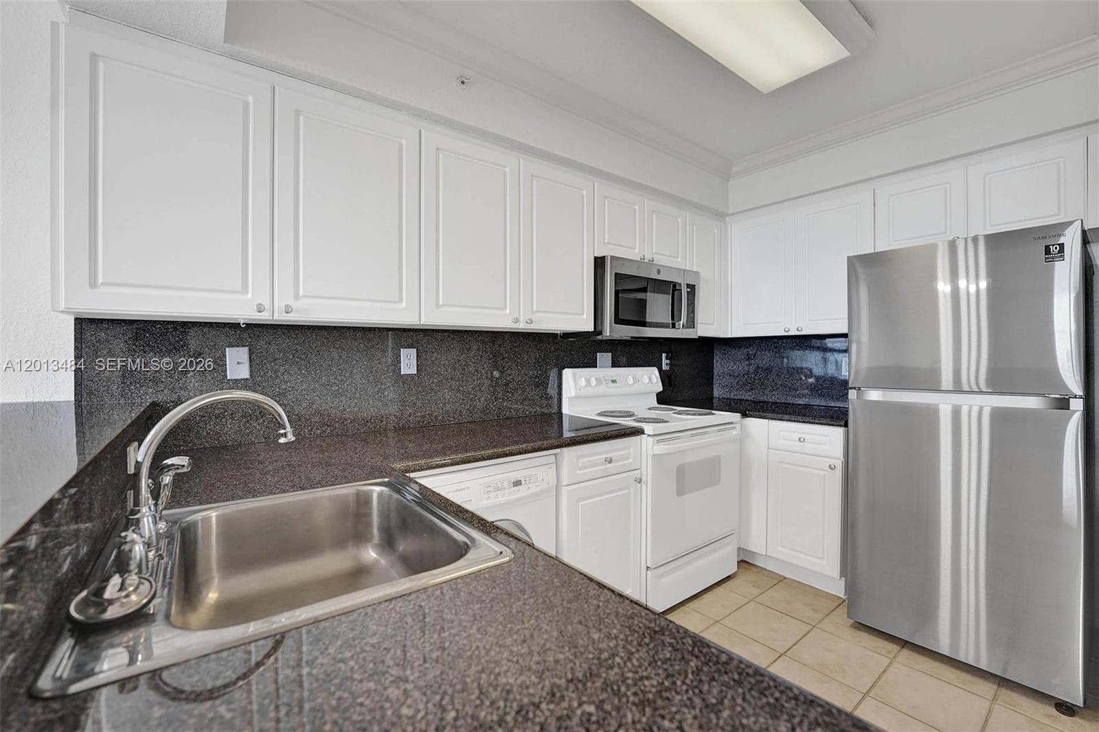 WAVE CONDO - Residential Lease