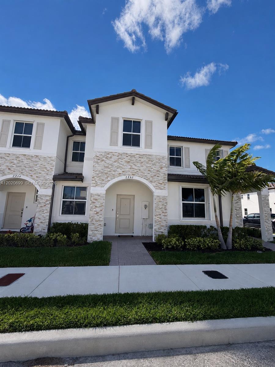 Keys Gate - Residential