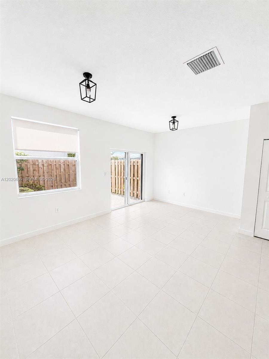 Keys Gate - Residential