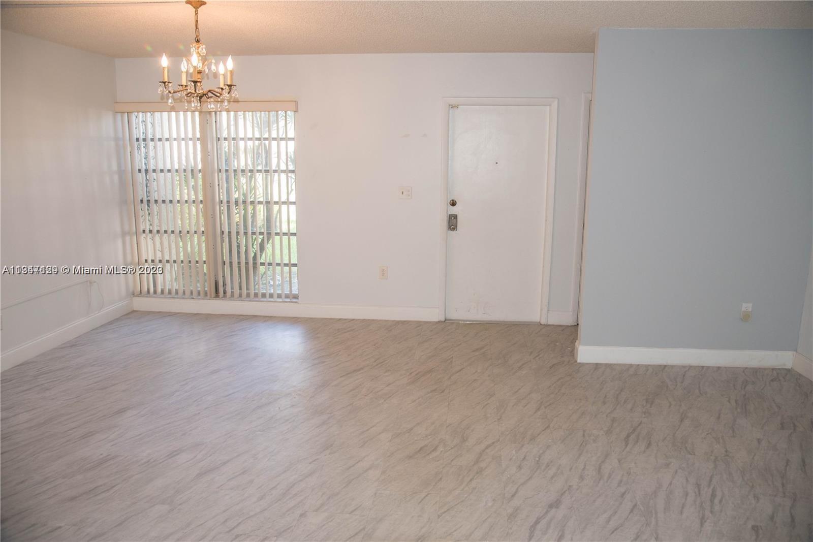 Photo 23 of 38 of 6530 Kendale Lakes Dr 1304 condo