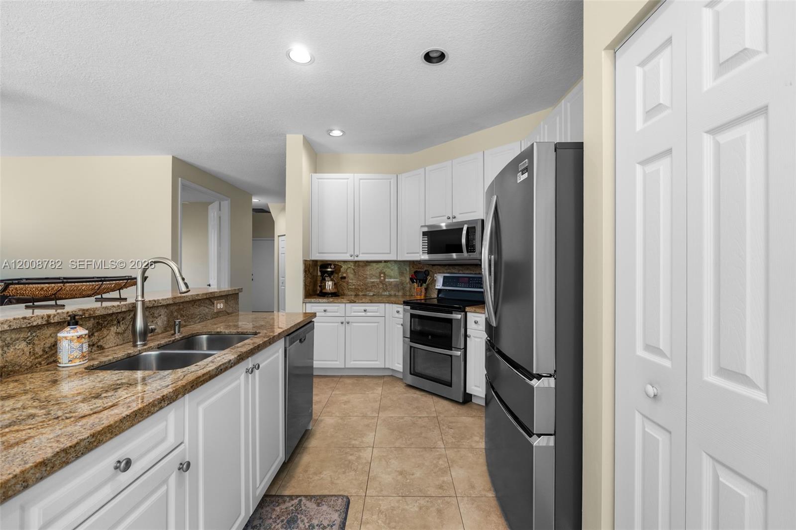 VILLAGES OF WINDSOR 4 - Residential