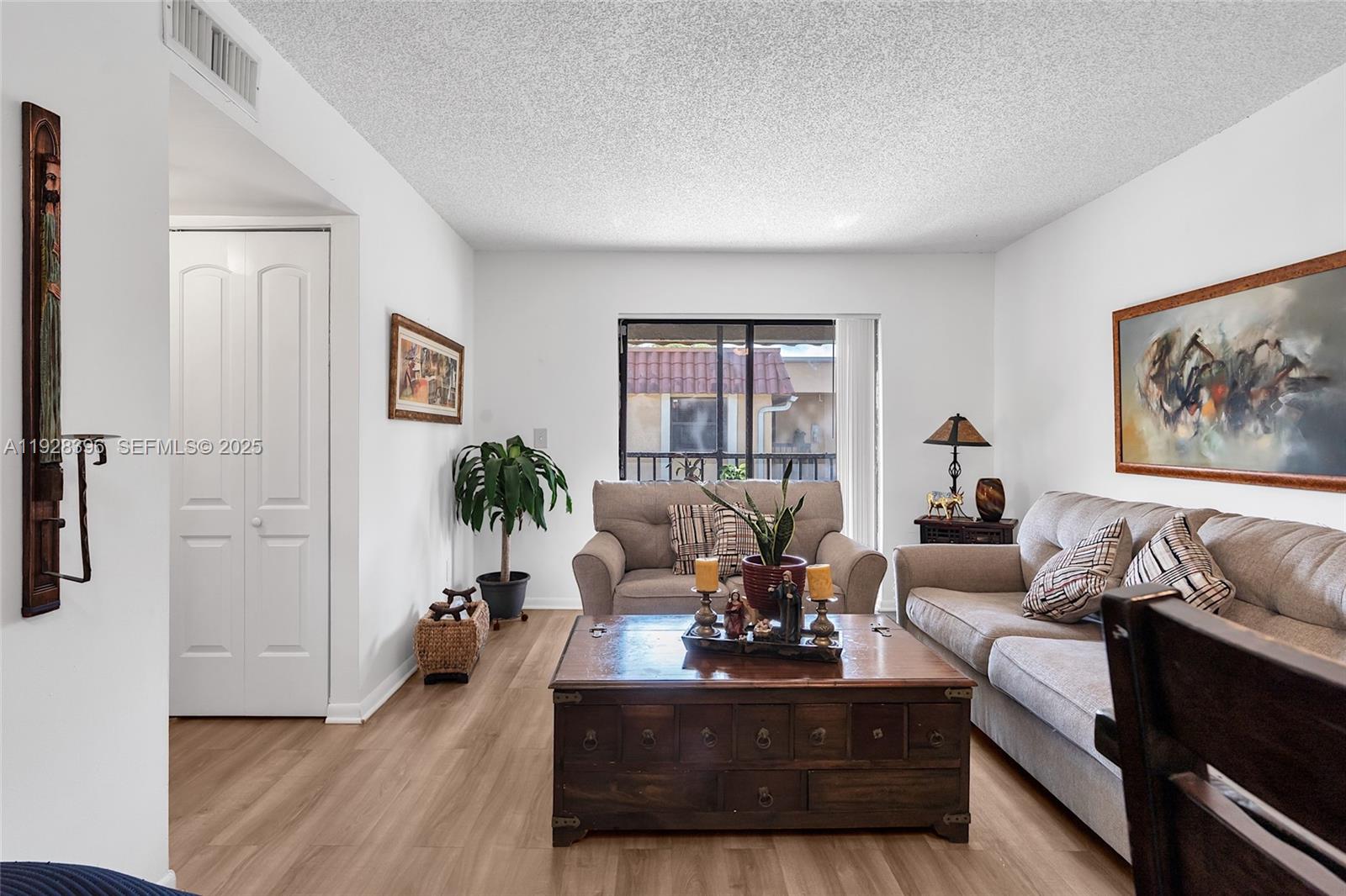 BANYAN TREE FIVE CONDO - Residential