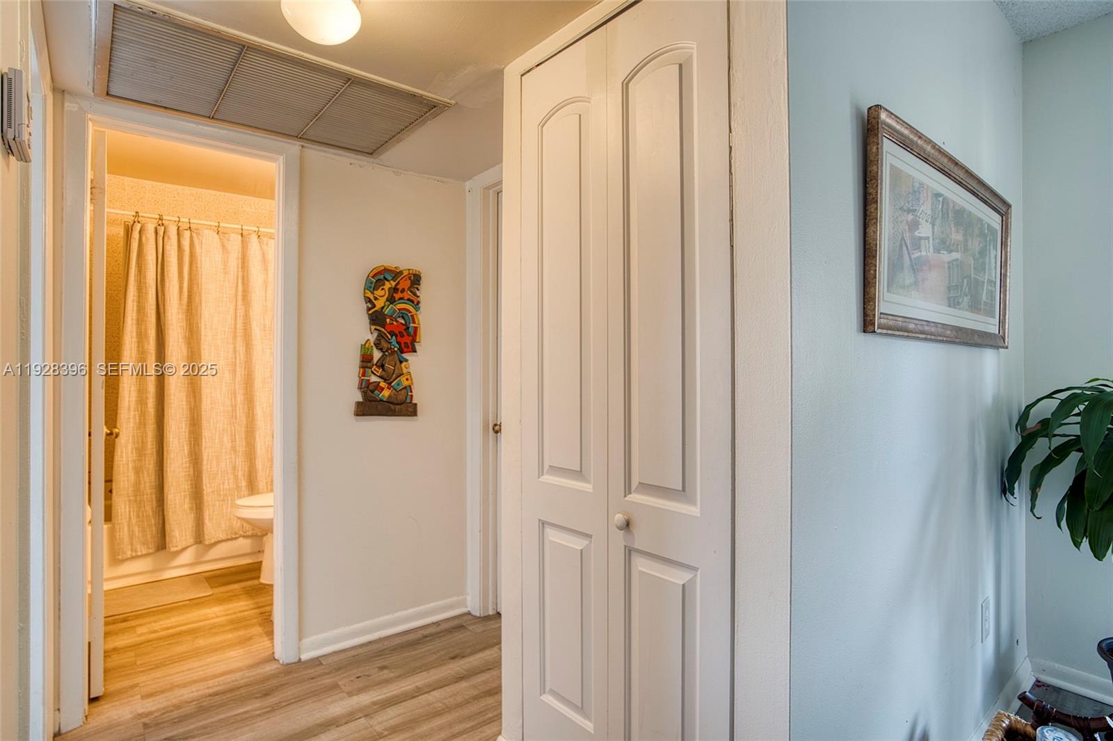 BANYAN TREE FIVE CONDO - Residential