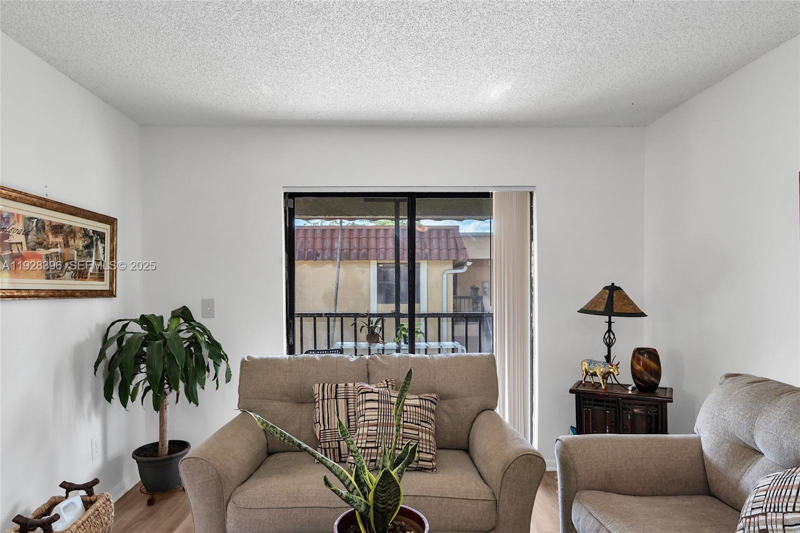 BANYAN TREE FIVE CONDO - Residential