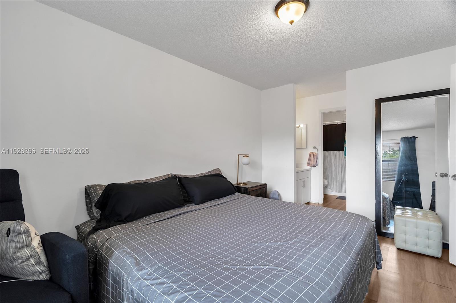 BANYAN TREE FIVE CONDO - Residential