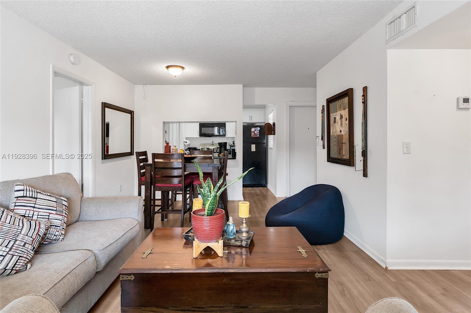 BANYAN TREE FIVE CONDO - Residential