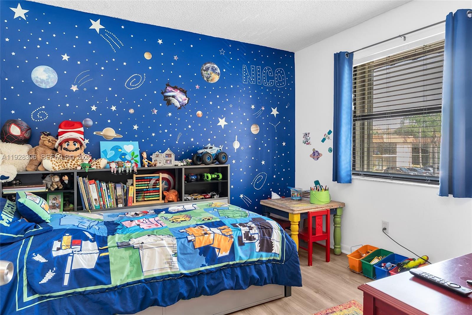 BANYAN TREE FIVE CONDO - Residential