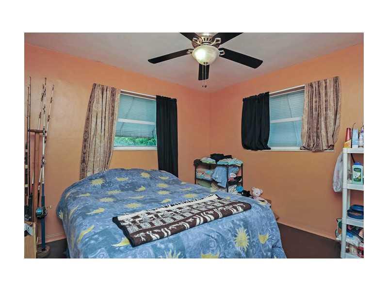 CENTRAL GOLF SEC OF HOLLY - Residential