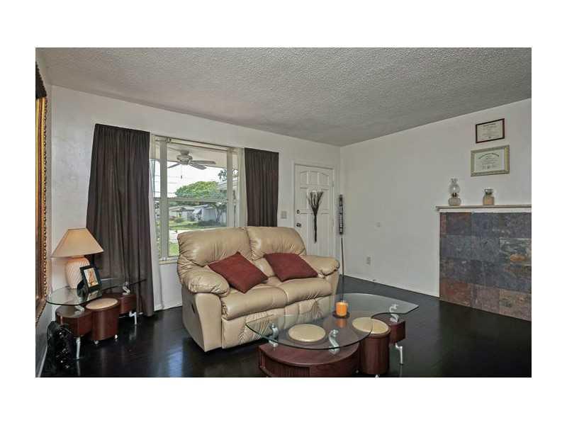 CENTRAL GOLF SEC OF HOLLY - Residential