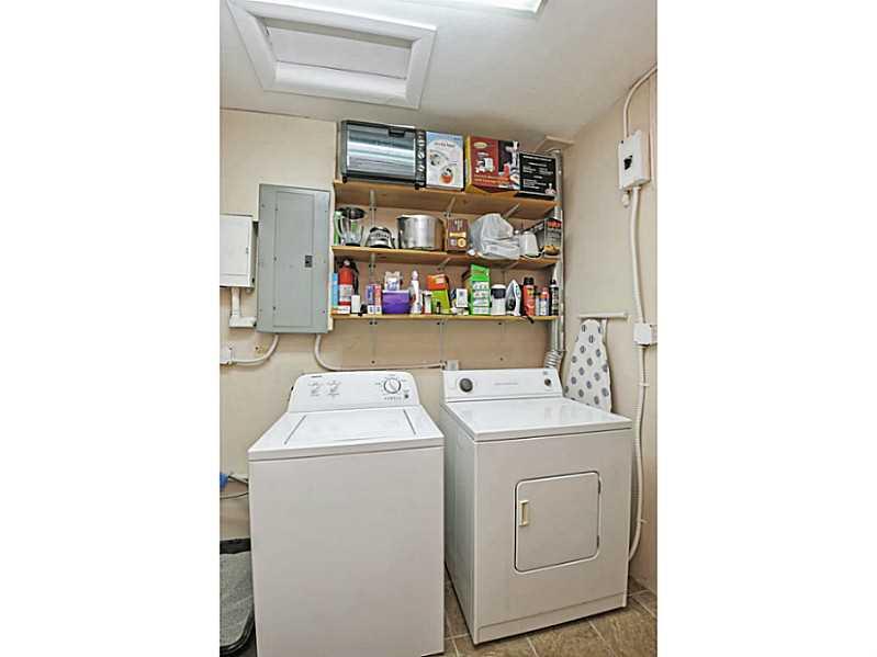 CENTRAL GOLF SEC OF HOLLY - Residential