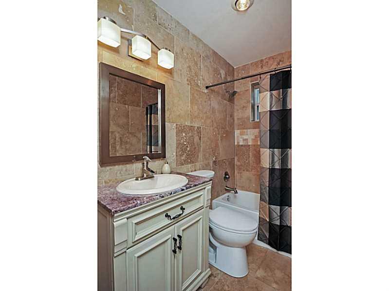 CENTRAL GOLF SEC OF HOLLY - Residential