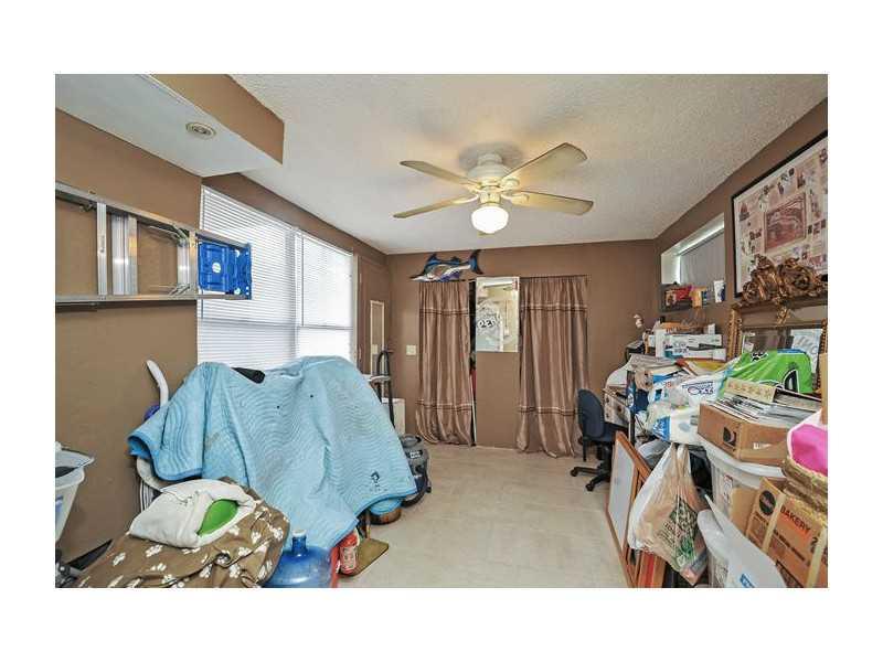 CENTRAL GOLF SEC OF HOLLY - Residential