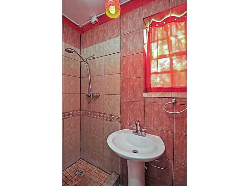 CENTRAL GOLF SEC OF HOLLY - Residential