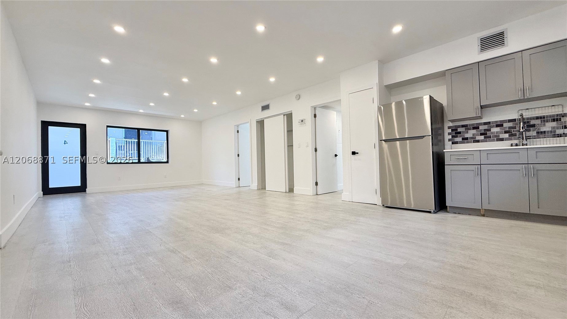 609 Lenox Ave 4