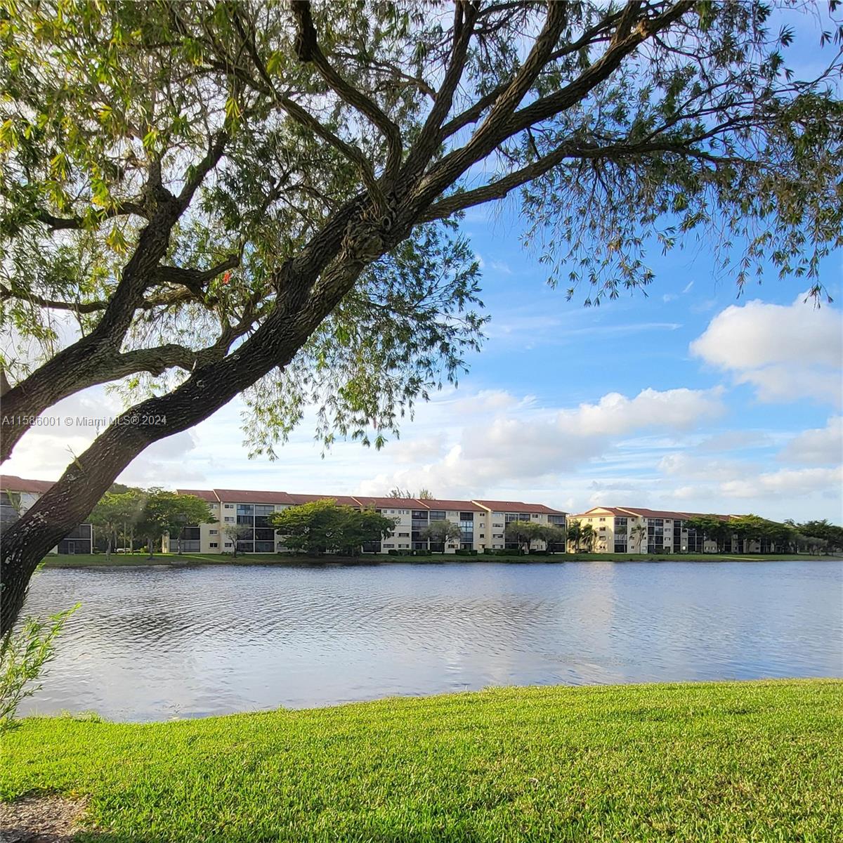 13705 Sw 12th St St 304B, Pembroke Pines, Miami-Dade County, Florida - 2 Bedrooms  
2 Bathrooms - 