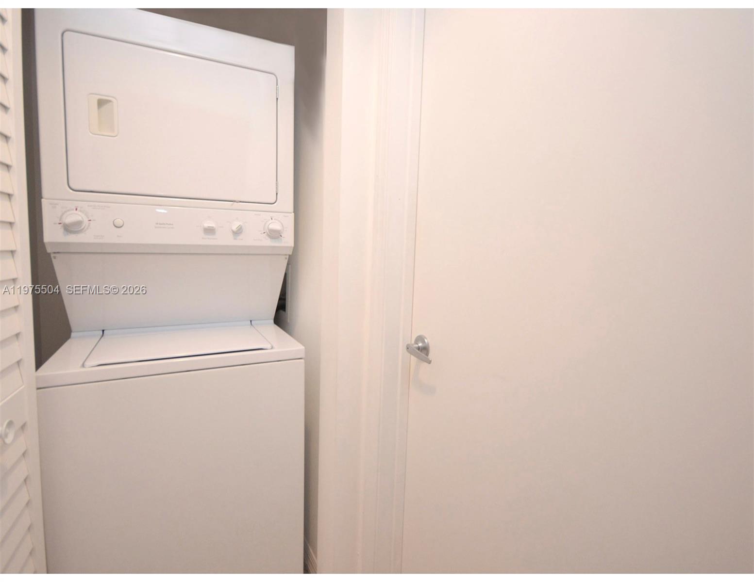 THE PLAZA 851 BRICKELL CO - Residential Lease