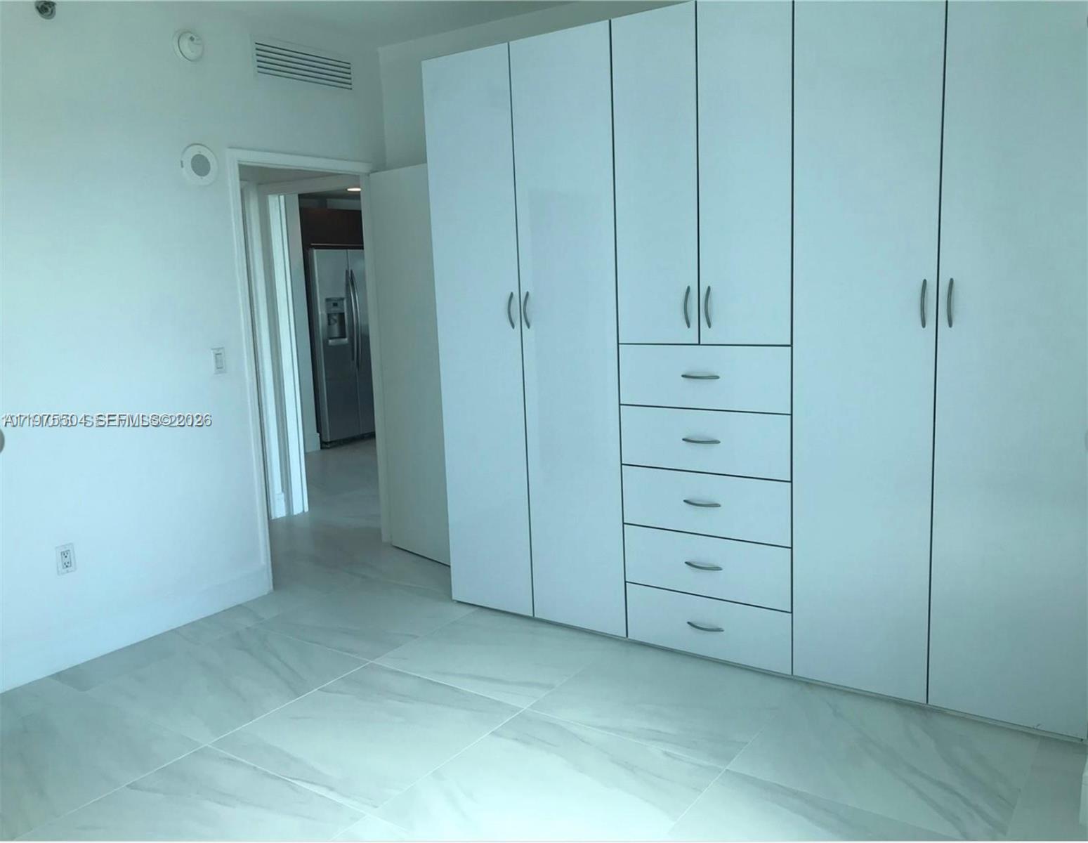 THE PLAZA 851 BRICKELL CO - Residential Lease