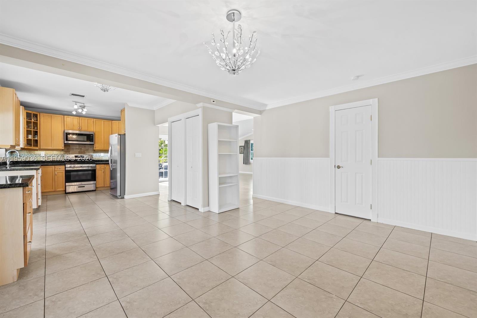 HOLLYWOOD LAKES SECTION - Residential