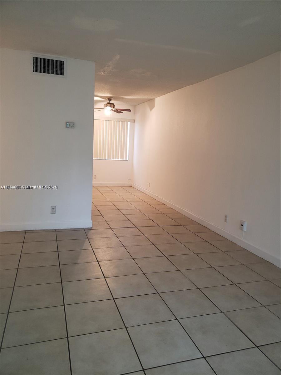 TOWNHOUSES OF PLANTATION - Residential Lease