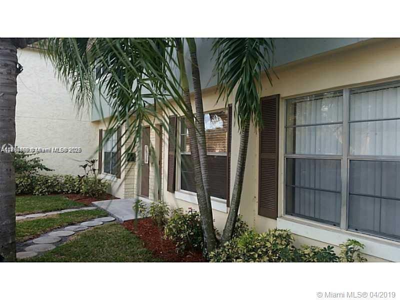 TOWNHOUSES OF PLANTATION - Residential Lease