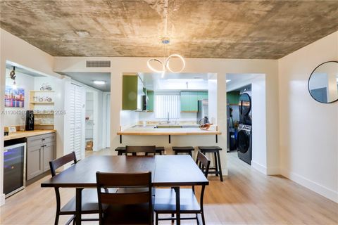 201 NW 7th St 307 Miami FL 33136